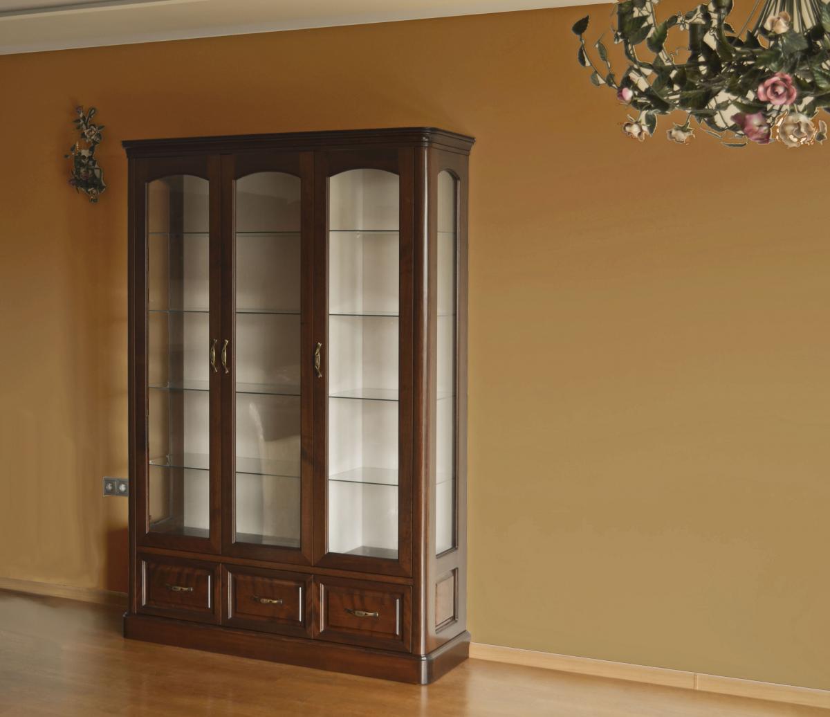 Витрина цвят орех Classic wood showcase